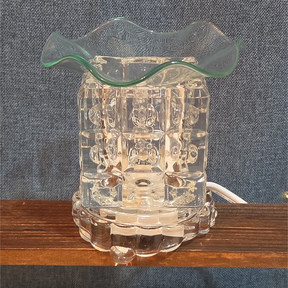 Clear Glass Electric Oil Diffuser/Wax Warmer Lamp with Dimmer Switch - Picture 12 of 16
